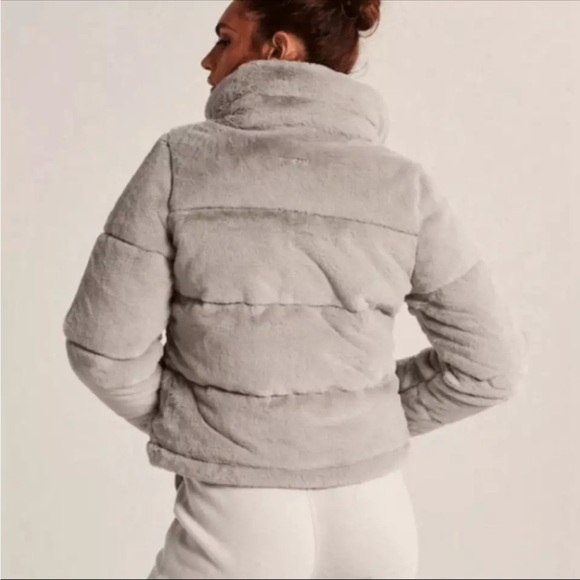 NEW ABERCROMBIE & FITCH MINI PUFFER JACKET & COAT AND TWO POCKET - Picture 4 of 15